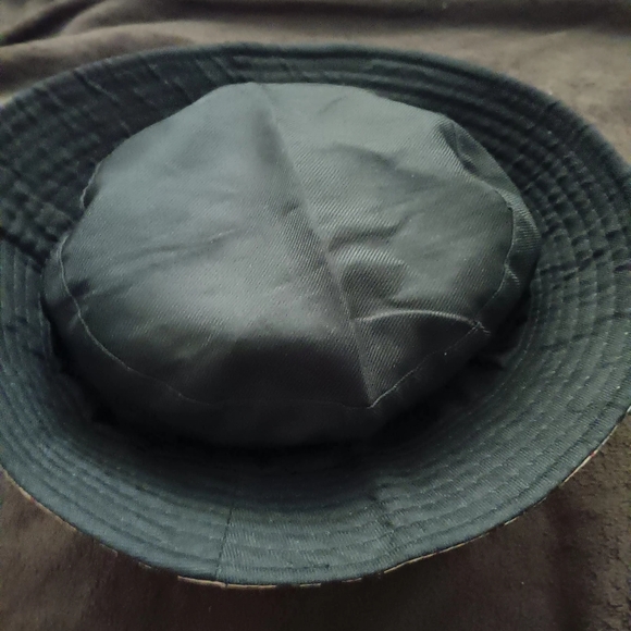 BURBERRY STYLE BUCKET HAT 🪣 - Picture 10 of 16